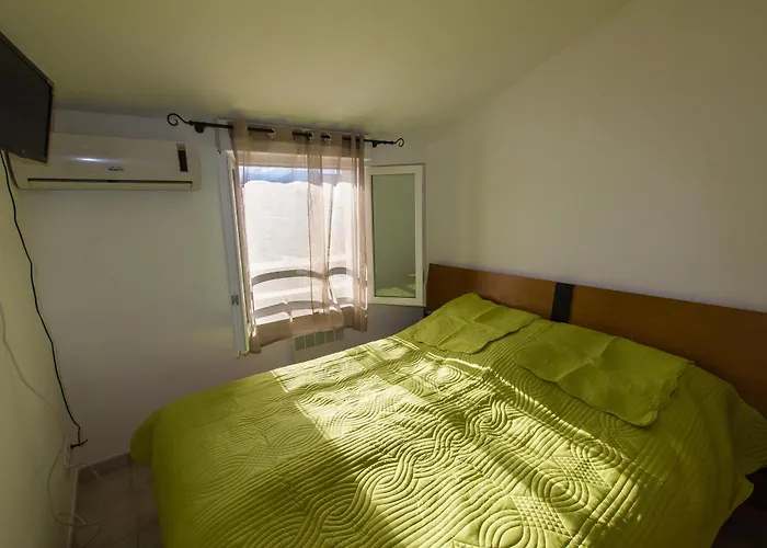 Climatisee T3 Piscine Chauffee Acces Direct A La De Prunete