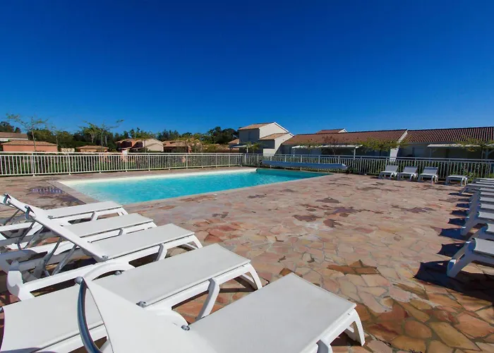 Climatisee T3 Piscine Chauffee Acces Direct A La De Prunete Feriehus Cervione